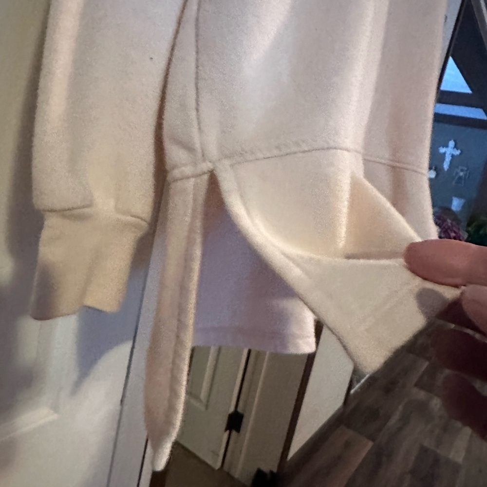 Universal thread long sleeve sweater top